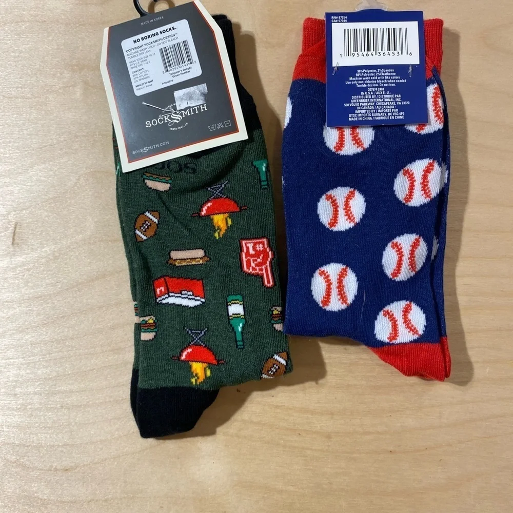 Two pair Men’s Graphic Socks Size 6-12 (DV)